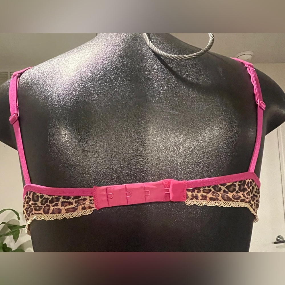 3 Victoria’s Secret/Pink Bra’s, Size 34 C - Picture 11 of 16